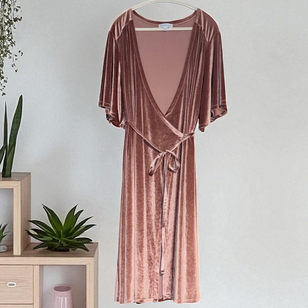 Elegant Velvet Midi Wrap Dress in Pink